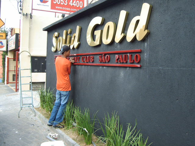 letra caixa solid gold